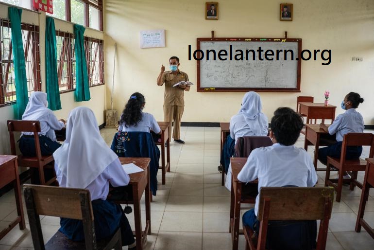 Apakah Pendidikan Indonesia Tetap Wajib 12 Tahun?